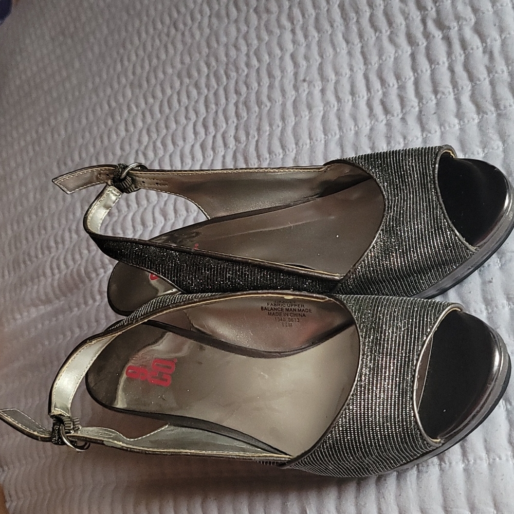 Heels - Picture 2 of 4